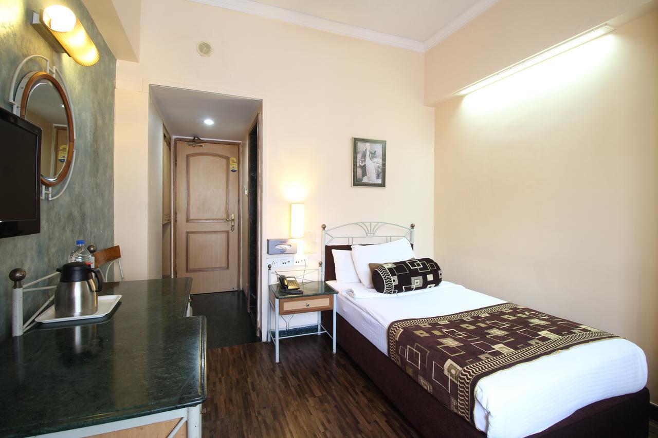 Hotel Gurukripa Daman Exterior foto